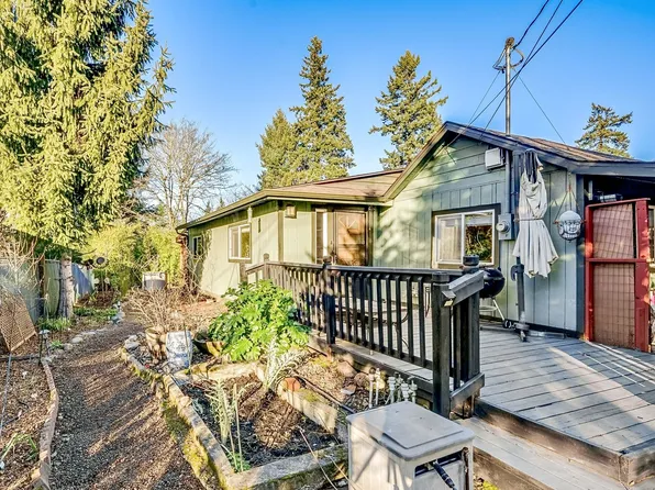 11821 SE Yamhill St, Portland, OR 97216