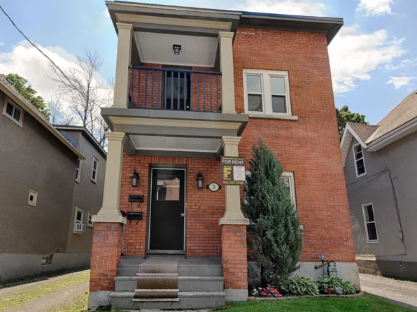 76 Flora St #2, Ottawa, ON K2P 1A8