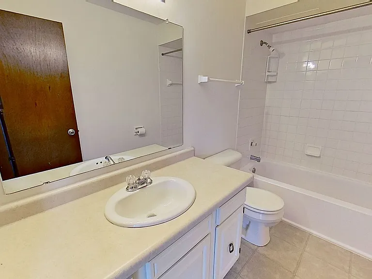 N76W14685 Market Dr #12 — Photo 12