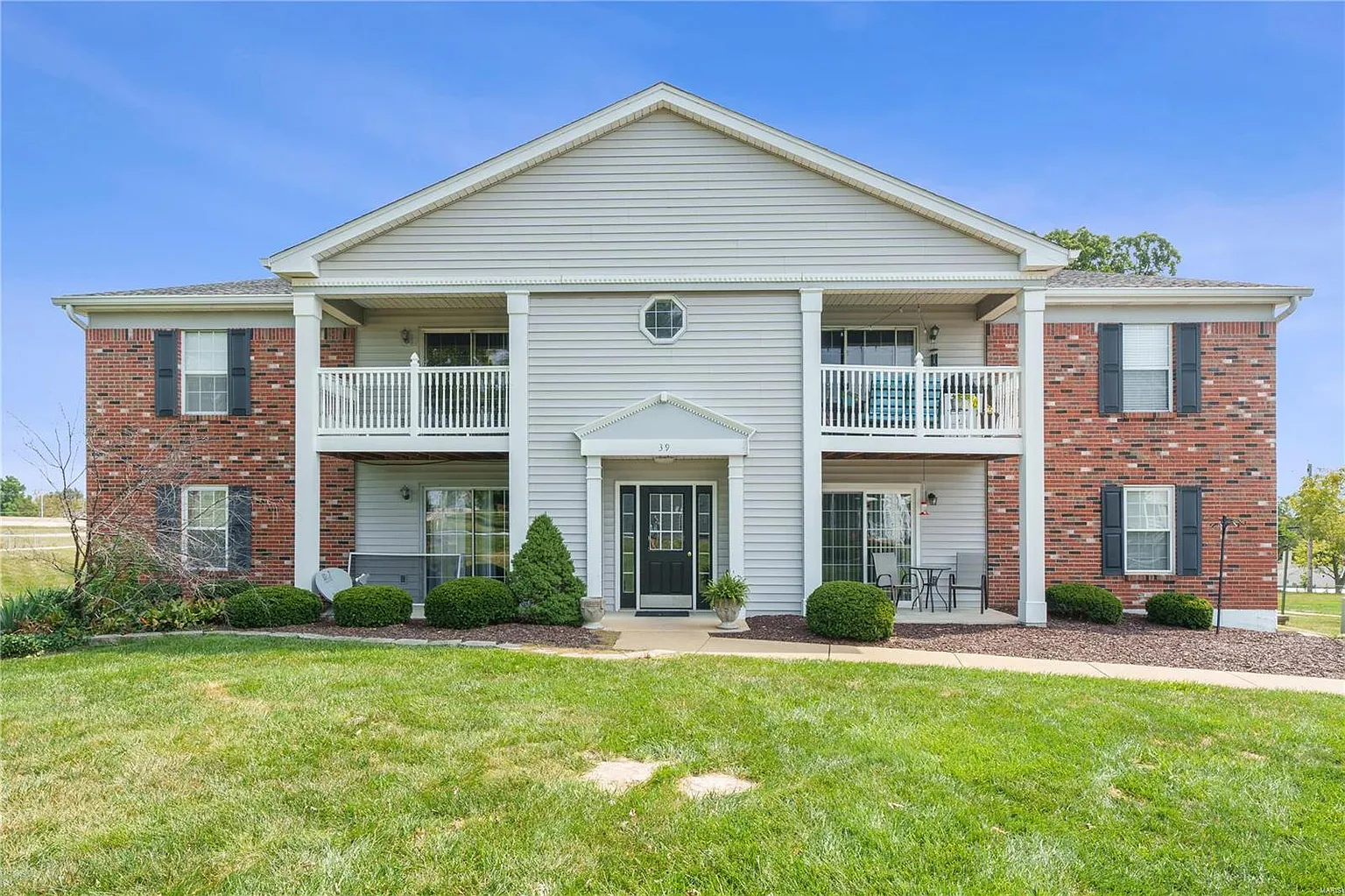 39 Berview Cir APT D photo 1