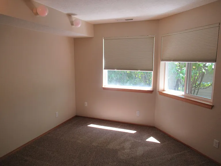 Split Level Two Bedroom Duplex — Photo 12