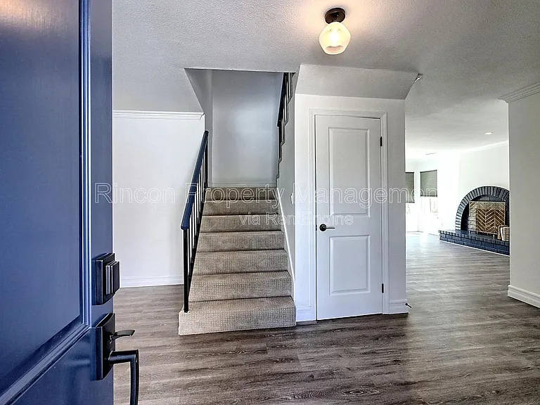 2585 Warbler Ave — Photo 3