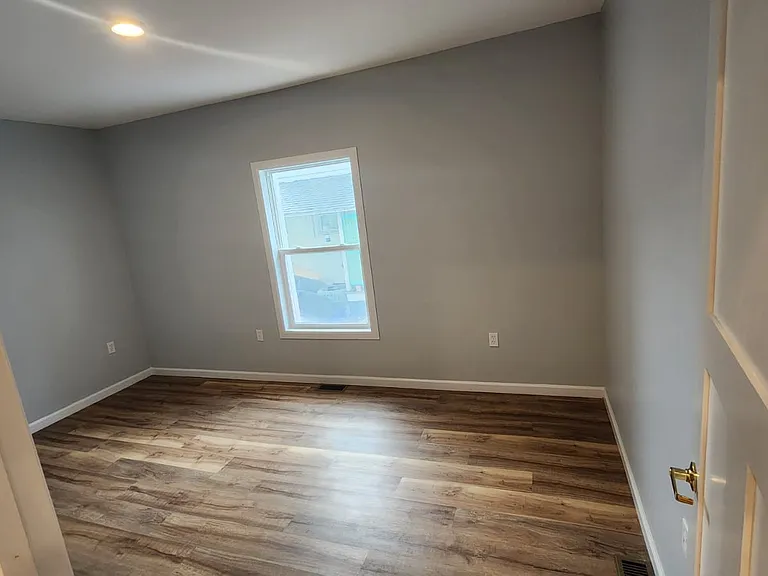 905 Irving St #1 — Photo 10