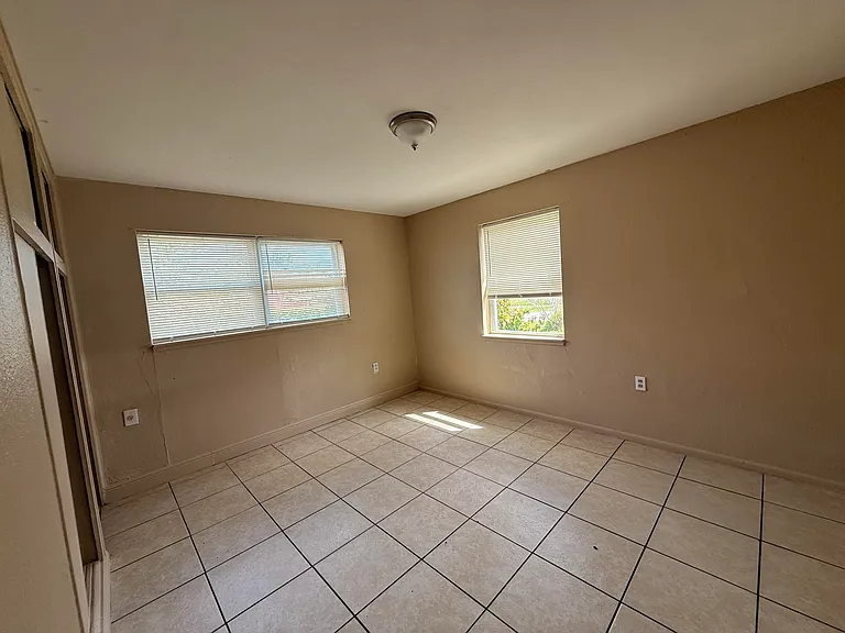 1604 Zephyr Ave — Photo 13