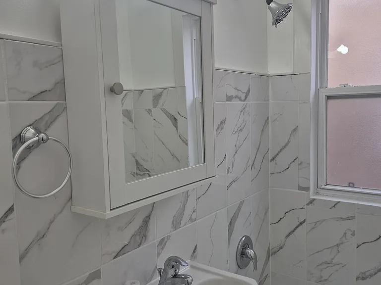 649 Rideau St #5 — Photo 17