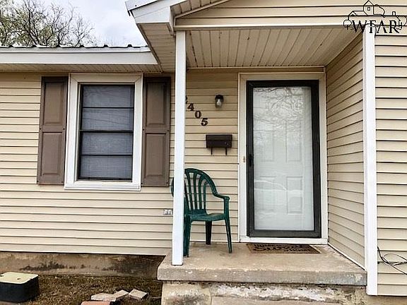 3rd image of 2405 Santa Fe St