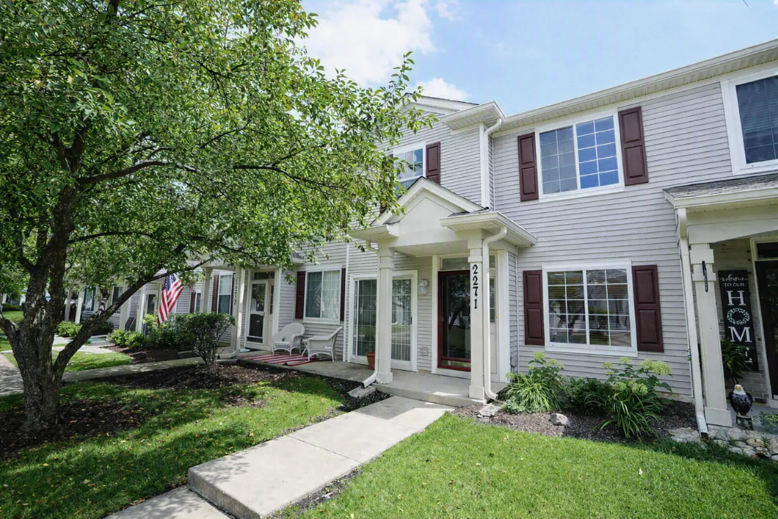 2 bed, 2.5 bath, 1404 sqft, $2,300 — Photo 2