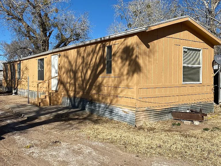 411 Eastwood Loop — Photo 1