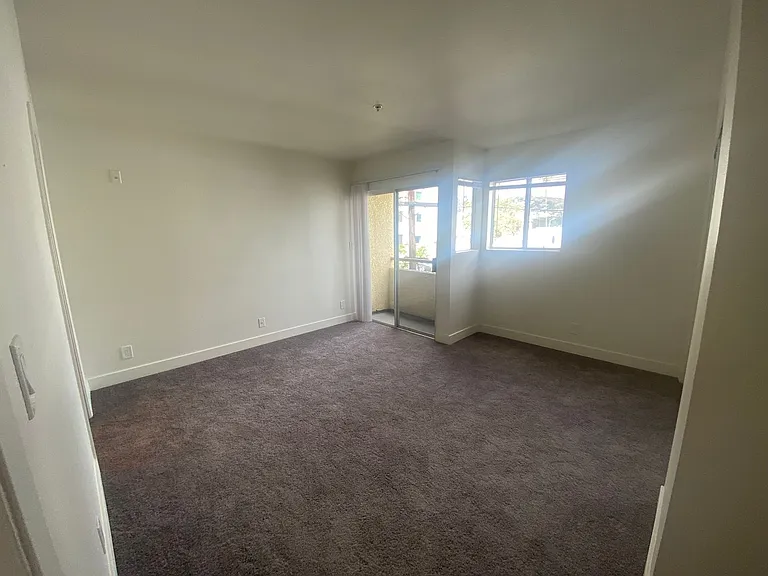 Rodeo Apartments — Photo 26