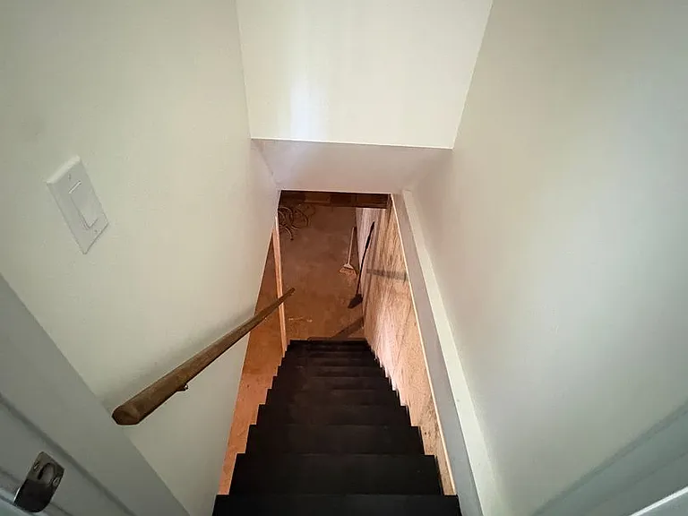 904 Montgomery Ave — Photo 13