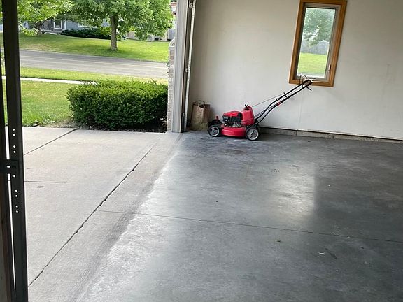 3rd image of 3092 Trenton Dr