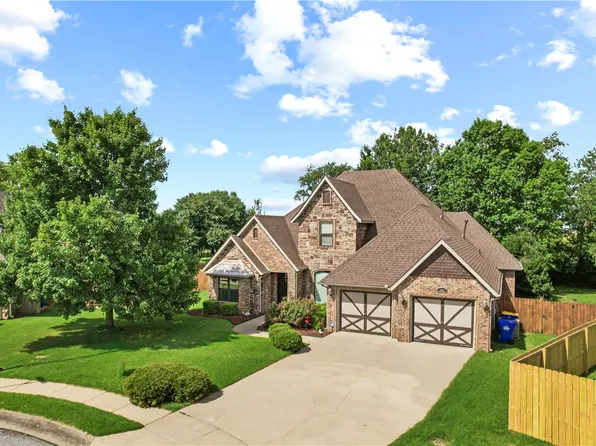 4130 Willowbend Dr, Rogers, AR 72758