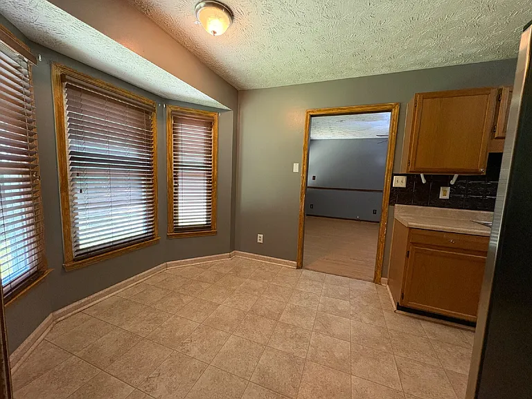 204 Cobblestone Ct — Photo 6