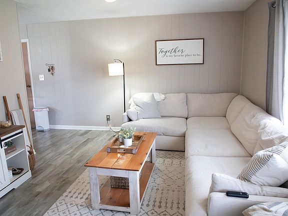 3rd image of 107 N Grace Ave