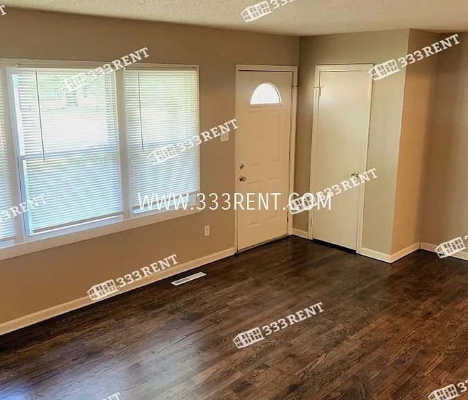 13718 Cypress Ave — Photo 2