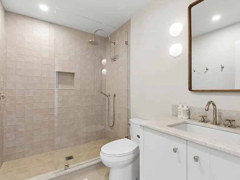 36 Floyd St — Photo 12