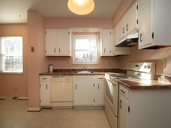 5th image of 1662 River Dee Ct
