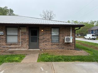 106 W 4th St, Peculiar, MO 64078