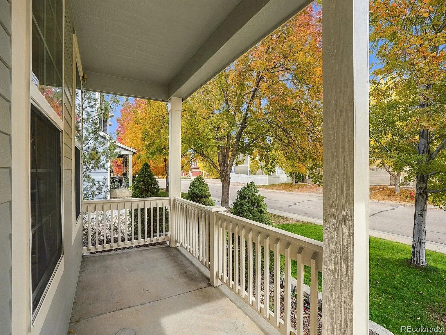 5 bed, 2.5 bath, 2400 sqft, $3,300 — Photo 3