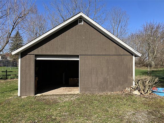 4th image of 1218 Quaker Rd