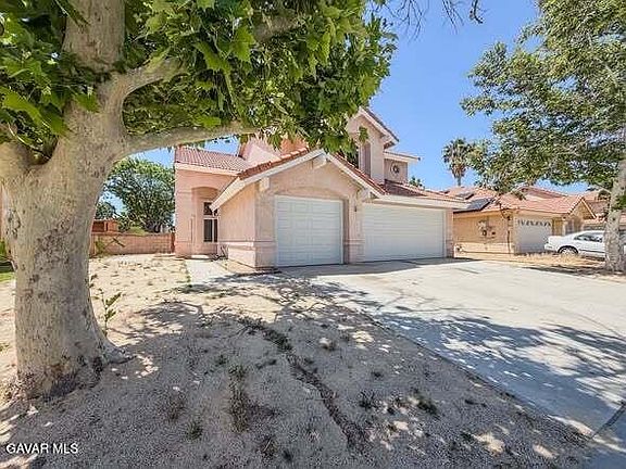2nd image of 1768 Mesa Dr