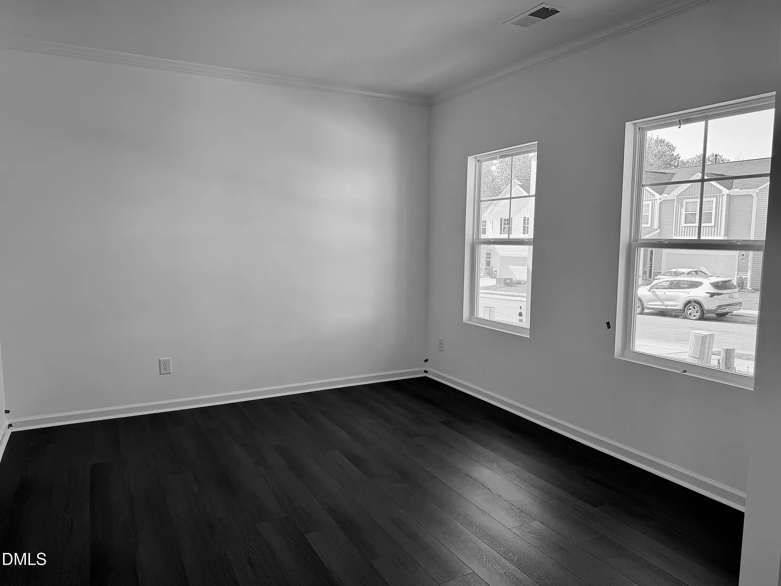 5 bed, 2714 sqft, $2,299 — Photo 4