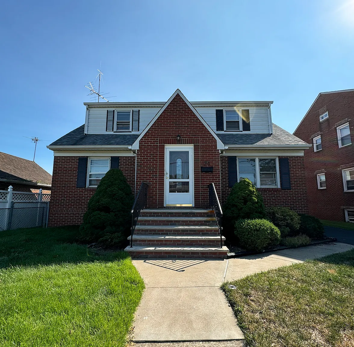 1 bed, 1200 sqft, $2,100 — Photo 1