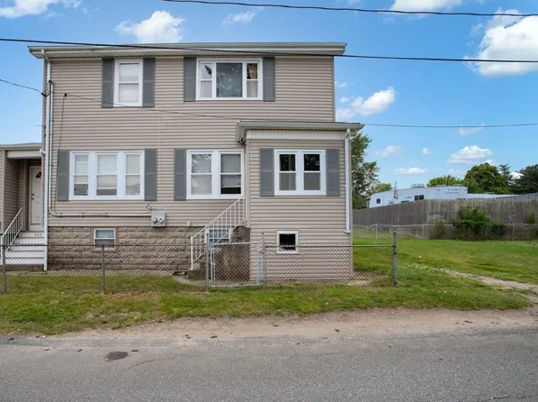 326 Brayton Ave, Fall River, MA 02721