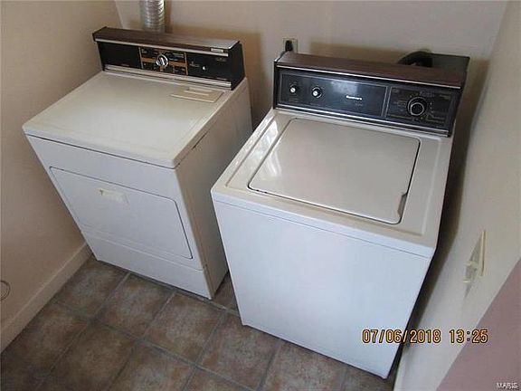4th image of 2436 McNair Ave