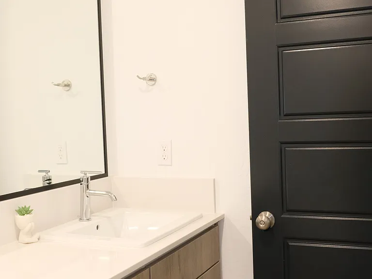 2816 E Teaberry Dr #1 — Photo 26