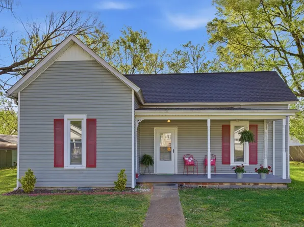102 S Locust St, Mount Pleasant, TN 38474