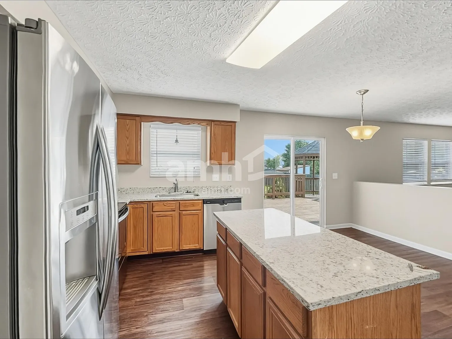 4 bed, 2.5 bath, 2600 sqft, $2,715 — Photo 3