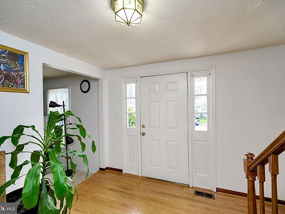 3rd image of 15994 Garden Gate Ct