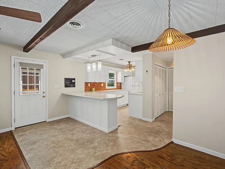 1205 S Cottage Grove Ave — Photo 13