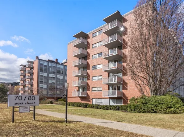 80 Park St APT 22, Brookline, MA 02446