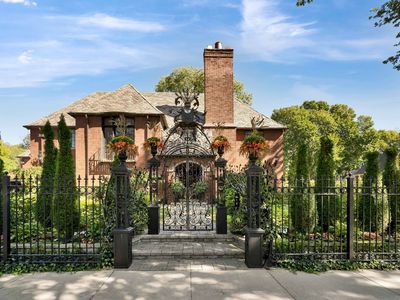 6909 S Cregier Ave, Chicago, IL, 60649