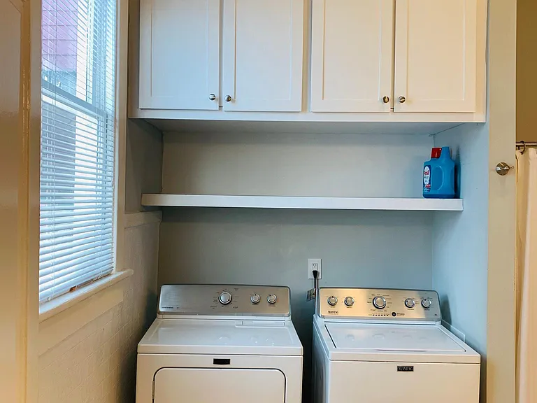 903 Montgomery St — Photo 19