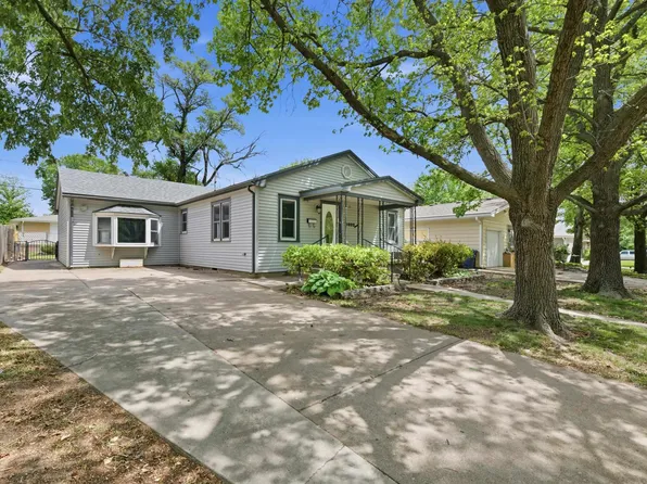 1602 Edgemoor St, El Dorado, KS 67042