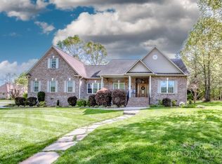 227 Donsdale Dr, Statesville, NC 28625