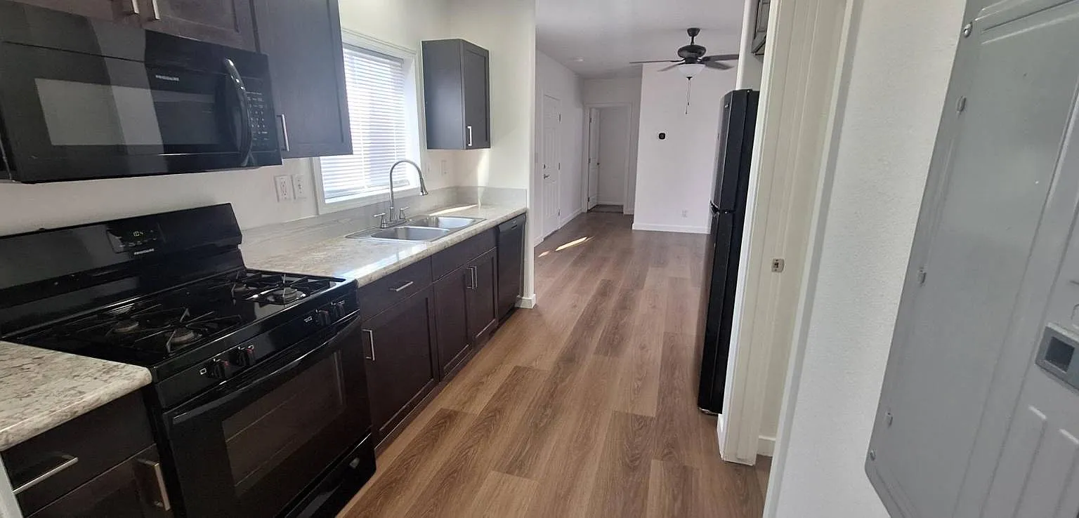 2 bed, 2.0 bath, 745 sqft, $1,250 — Photo 1