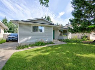 5 Melrose Cres, Strathcona County, AB T8A 3T9