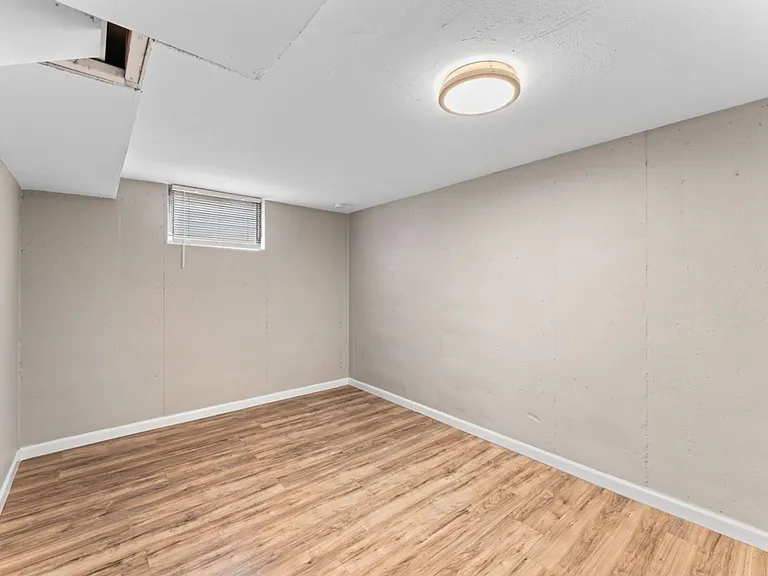 1100 SW Kingscross Rd — Photo 33