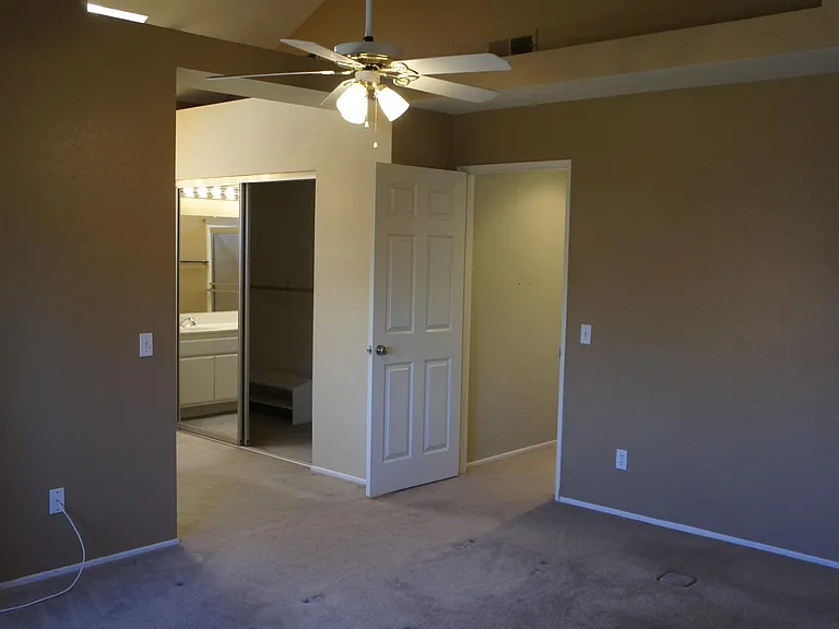 21434 Townsendia Ave — Photo 11