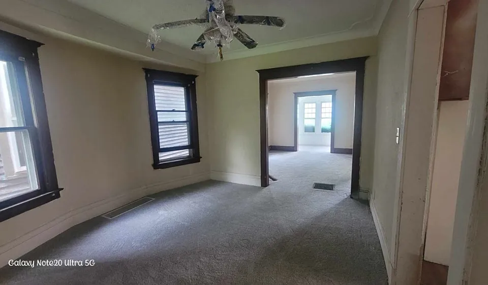 922 Islington
