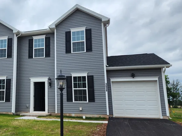 3638 Fieldstone Dr, Dover, PA 17315