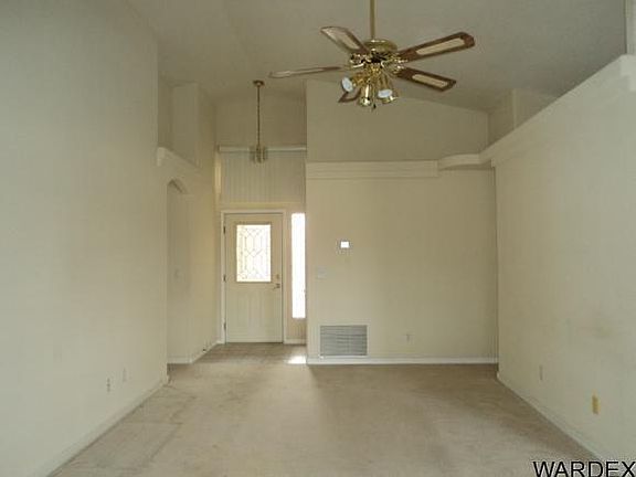 4th image of 2608 Airfield Ct