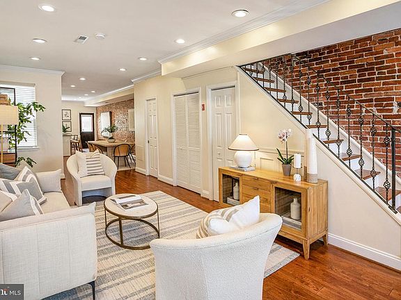 2nd image of 649 Orleans Pl NE