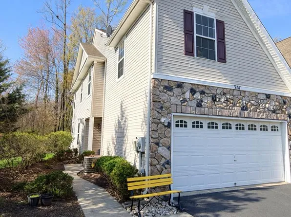 247 Brinley Dr, Pennington, NJ 08534