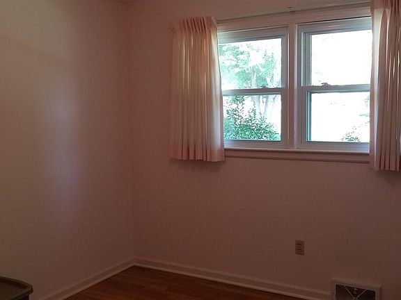 5th image of 5506 Lee St