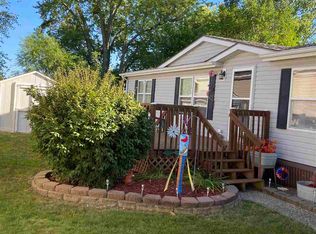 320 Mosswood Ln, Iowa City, IA 52246